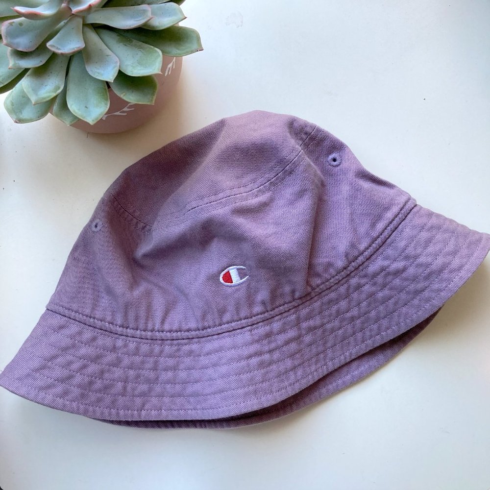 Champion Bucket Hat in dusty purple